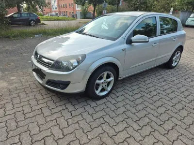 Gebraucht Opel Astra Cosmo 125 PS (91 kW) 2006 Silber Limousine