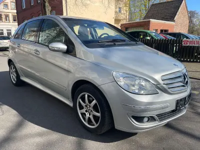 Gebraucht Mercedes B200 136 PS (100 kW) 2006 Silber Van / Kleinbus