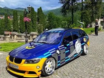 Gebraucht BMW 330 Sport Line 245 PS (180 kW) 2009 Blau Kombi