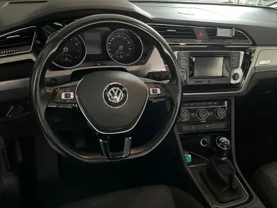 Gebraucht VW Touran Comfortline 110 PS (80 kW) 2016 Grau Van / Kleinbus