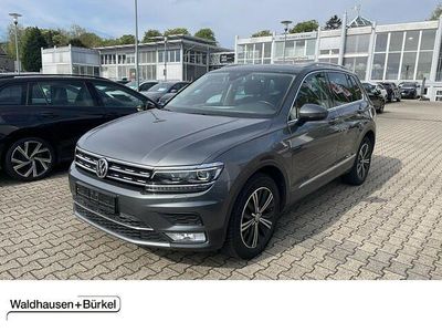 Grau Gebraucht 2016 VW Tiguan Highline SUV | 23.500 € (Fairer Preis)