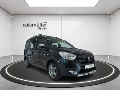 Gebraucht Dacia Dokker Celebration 116 PS (85 kW) 2017 Perlmuttschwarz Van / Kleinbus