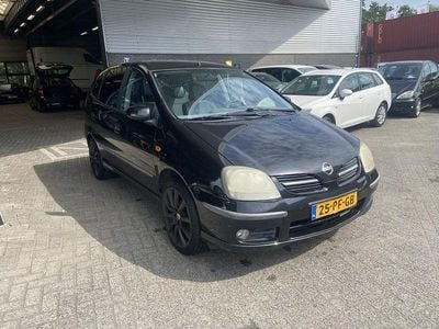 Nissan Almera Tino