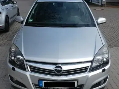 Second-hand Opel Astra Edition 116 CP (85 kW) 2009 Gri Berlinǎ