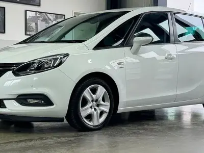 Gebraucht Opel Zafira Active 131 PS (96 kW) 2018 Schneeweiss/olympic/summit whi Van / Kleinbus