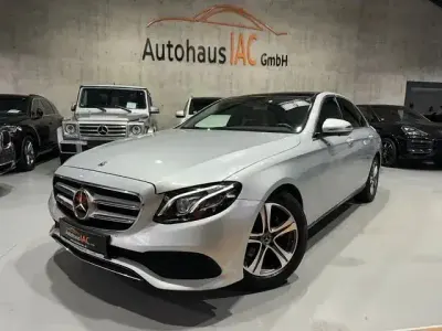 Gebraucht Mercedes E220 194 PS (142 kW) 2018 Iridiumsilber  metalliclack Limousine
