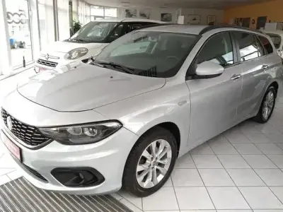 Gebraucht Fiat Tipo Easy 120 PS (88 kW) 2016 Silber Kombi
