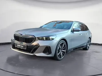 Nuova BMW 520 M Sport 197 CV (144 kW) 2025 Grigio Station wagon