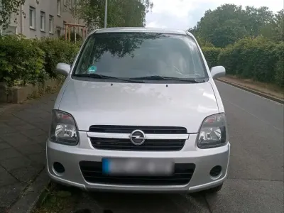 Gebraucht Opel Agila 69 PS (50 kW) 2004 Silber Van / Kleinbus