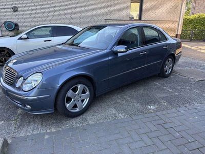 Mercedes E200