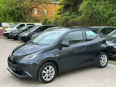 Gebraucht Toyota Aygo 69 PS (50 kW) 2016 Grau Kleinwagen