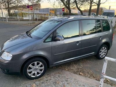 Gebraucht VW Touran Highline 116 PS (85 kW) 2005 Platinumgrey metallic Van / Kleinbus