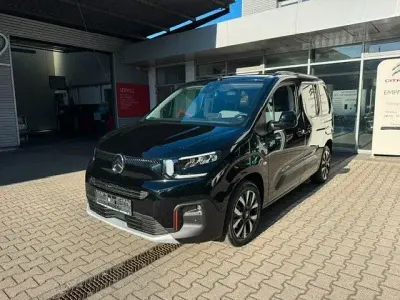 Neu Citroën Berlingo XTR 131 PS (96 kW) 2025 Schwarz Van / Kleinbus