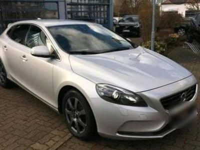 Second-hand Volvo V40 Momentum 150 CP (110 kW) 2016 Argintiu Break
