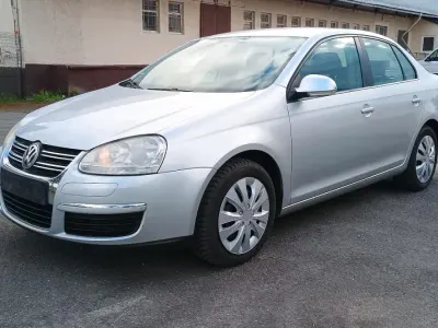 Używany VW Jetta 102 KM (75 kW) 2006 Srebrny Sedan/Limuzyna