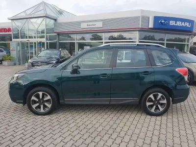 Gebraucht Subaru Forester Exclusive+ 147 PS (108 kW) 2016 British racing green SUV