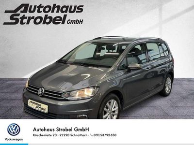 Grau Gebraucht 2019 VW Touran Comfortline Van / Kleinbus | 19.990 € (Fairer Preis)
