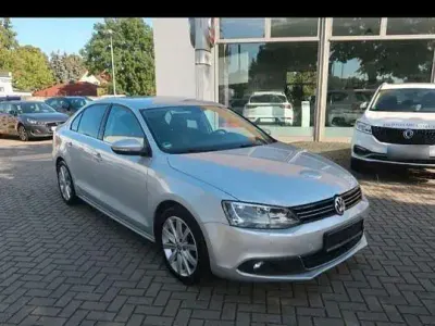 Gebraucht VW Jetta Highline 200 PS (147 kW) 2012 Silber Limousine