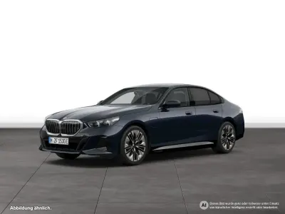 Gebraucht BMW 550e M Sport 489 PS (359 kW) 2025 Schwarz Limousine