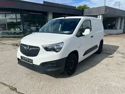 Gebraucht Opel Combo Edition 102 PS (75 kW) 2018 Andere Van / Kleinbus