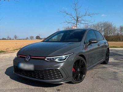 Gebraucht VW Golf VIII GTI 245 PS (180 kW) 2022 Grau Limousine