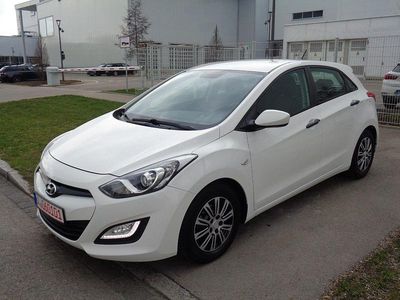 Gebraucht Hyundai i30 Classic 90 PS (66 kW) 2014 Weiß Limousine
