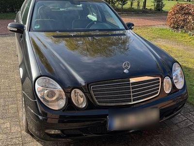 Usata Mercedes E240 Classic 177 CV (130 kW) 2005 Nero Berlina