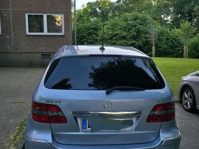 Mercedes B200