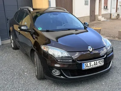 Gebraucht Renault Mégane III Bose Edition 131 PS (96 kW) 2013 Braun Limousine