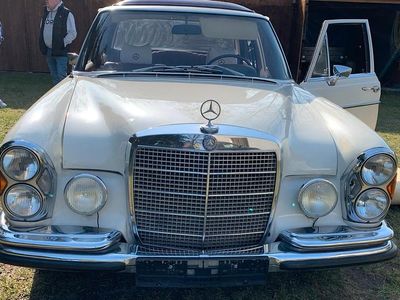 Second-hand Mercedes 280 1972 Alb Berlinǎ