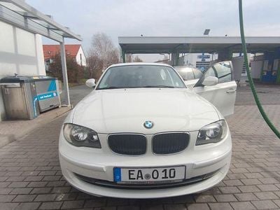 Gebraucht BMW 116 116 PS (85 kW) 2011 Weiß Kleinwagen
