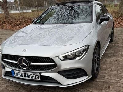 Grau Gebraucht 2021 Mercedes CLA200 Shooting Brake AMG line Kombi | 25.500 € (Guter Preis)