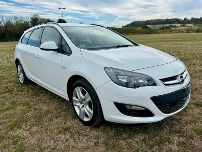 Gebraucht Opel Astra 140 PS (102 kW) 2013 Weiß Kombi