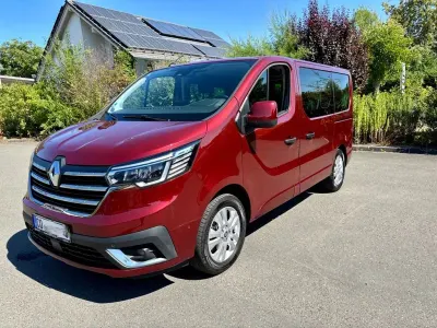 Gebraucht Renault Trafic 150 PS (110 kW) 2021 Rot Van / Kleinbus