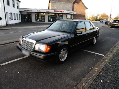 Gebraucht Mercedes E300 180 PS (132 kW) 1989 Schwarz Limousine