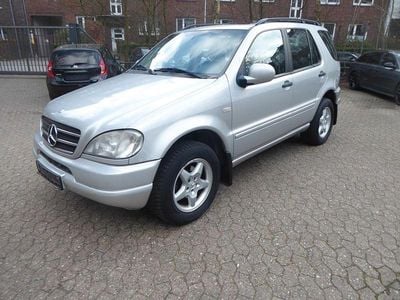 Gebraucht Mercedes ML320 218 PS (160 kW) 1999 Silber SUV