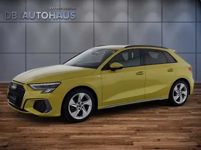 Second-hand Audi A3 S-Line 150 CP (110 kW) 2024 Galben Berlinǎ