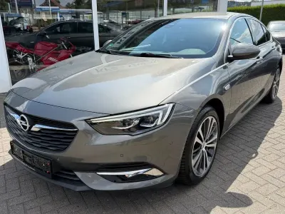 Gebraucht Opel Insignia Dynamic 165 PS (121 kW) 2018 Grau Limousine