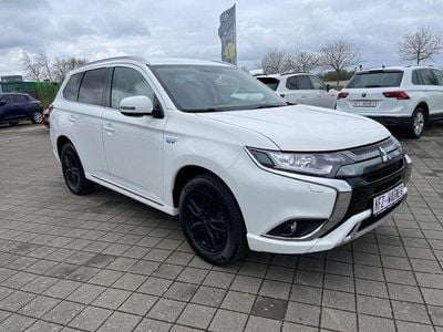 Second-hand Mitsubishi Outlander P-HEV Basis 224 CP (164 kW) 2021 Alb SUV