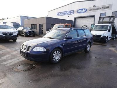 Blau Gebraucht 2001 VW Passat Kombi | 1.290 € (Guter Preis)