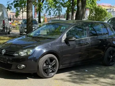 Gebraucht VW Golf VI Team 140 PS (102 kW) 2011 Schwarz Kleinwagen
