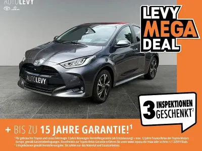 Neu Toyota Yaris 116 PS (85 kW) 2026 Grau Kleinwagen