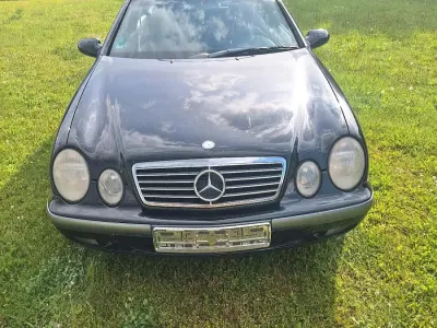 Używany Mercedes CLK200 136 KM (100 kW) 1998 Czarny Coupe