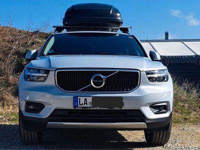 Second-hand Volvo XC40 Momentum 150 CP (110 kW) 2020 Gri SUV