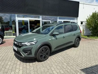 Neu Dacia Jogger Expression 110 PS (80 kW) 2025 Safarigrüngrau Van / Kleinbus