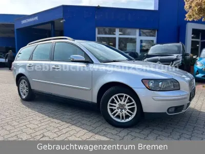 Usata Volvo V50 Momentum 125 CV (91 kW) 2005 Argento Station wagon