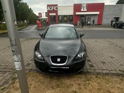 Gebraucht Seat Leon 105 PS (77 kW) 2011 Schwarz Kleinwagen