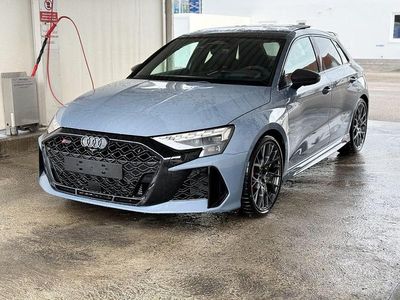 Neu Audi RS3 Sport 400 PS (294 kW) 2026 Grau Limousine