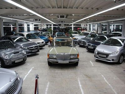 Gebraucht Mercedes 240 72 PS (52 kW) 1984 Grün Limousine