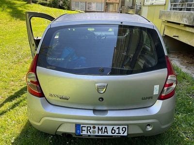Second-hand Dacia Sandero 75 CP (55 kW) 2008 Argintiu Hatchback